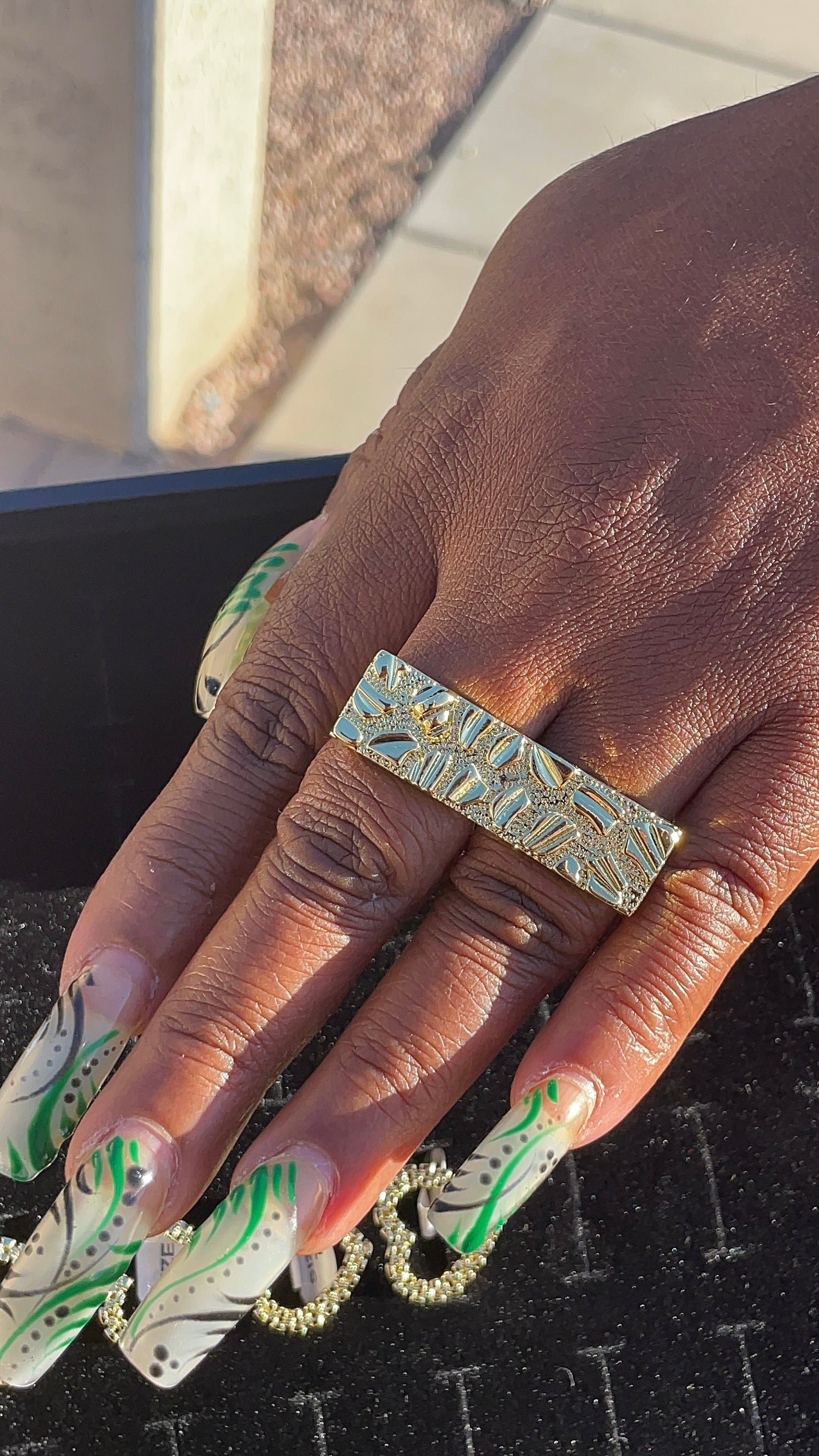 2 Finger nugget ring
